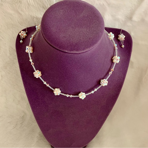 NWOT Elegant Floral Iridescent Crystal Necklace and Earring Set Jewelry Asian - Picture 2 of 14